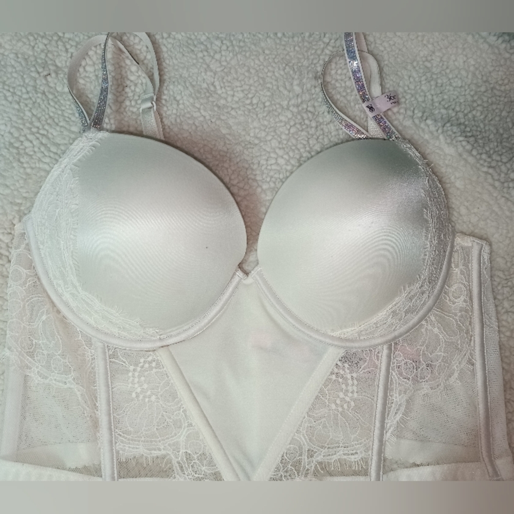 Victoria's Secret Cream Lace Bustier Bra